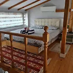 Peramira Apartment *